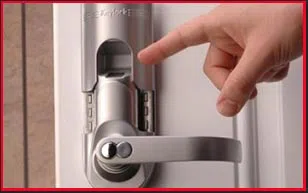 New York Advantage Locksmith New York, NY 212-457-2513 - 9-commercial-door-lock